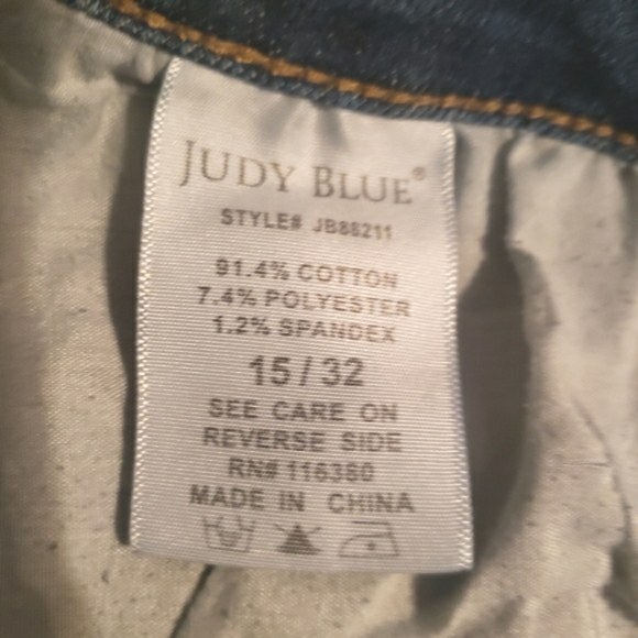 Judy Blue High-Rise Jean Capris Med Wash Denim With Factory Distressing Sz 15/31 - Picture 11 of 12